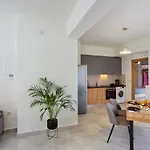 Elia Residences