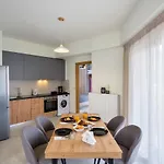 Elia Residences 아파트 *