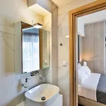 아파트 Elia Residences