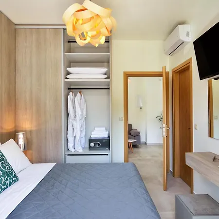 Апартаменты Elia Residences *