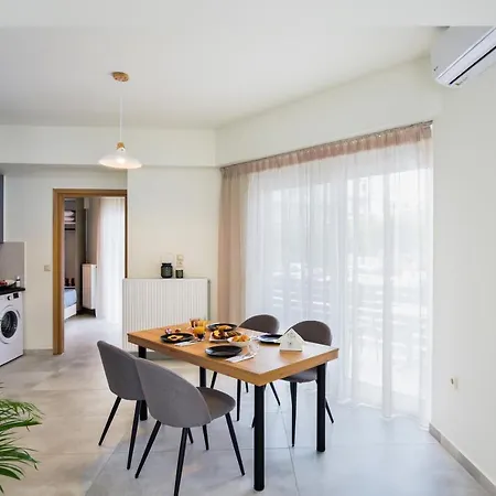 Elia Residences アパート